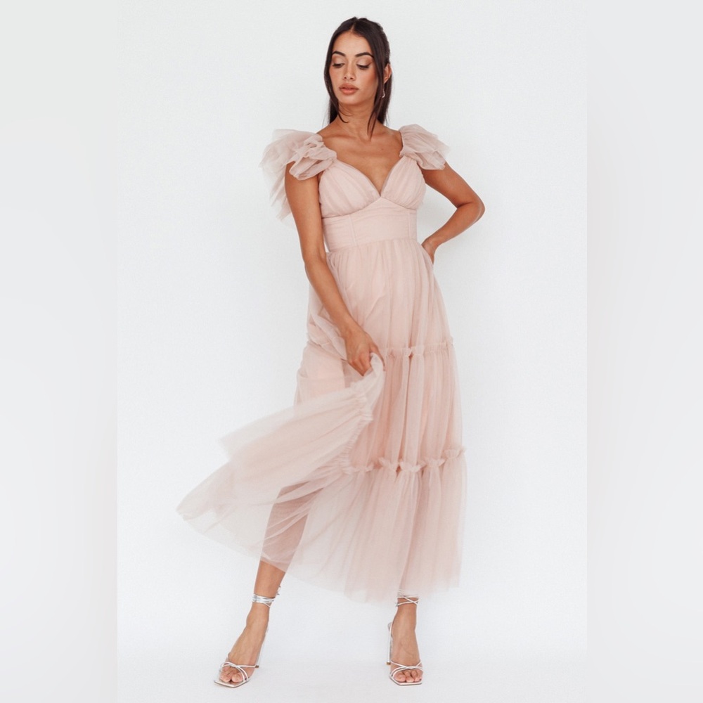Selfie Leslie Amal Ruffle Shoulder Tulle Midi Dress Nude
Size XL